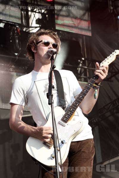 PALMA VIOLETS - 2013-07-18 - PARIS - Parvis de l'Hotel de Ville - Sam Fryer